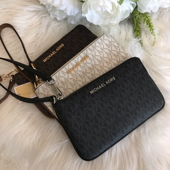 Final sale ✨Michael Kors Large Jet set wristlet - Picture 4 of 8